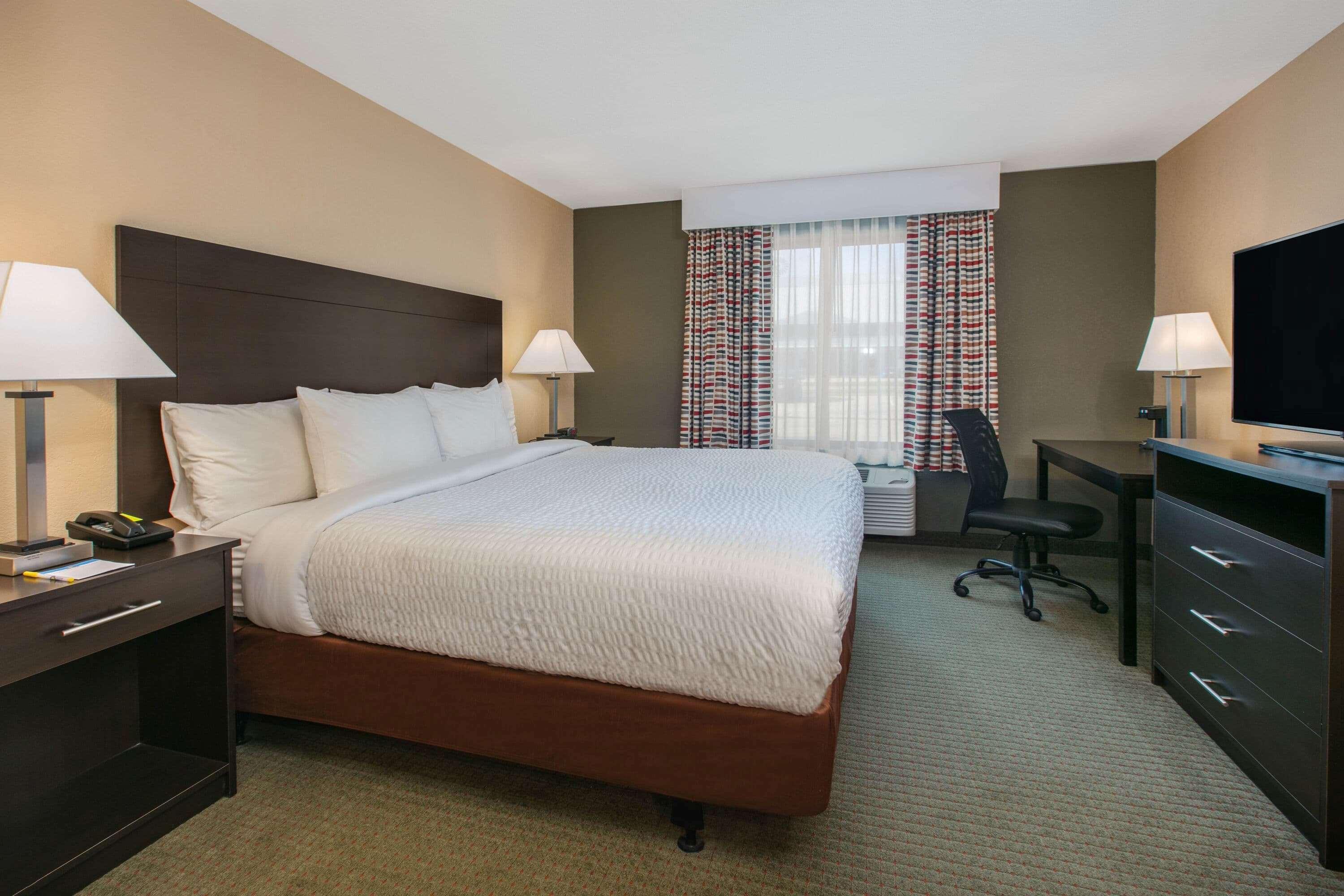 Days Inn & Suites By Wyndham Florence/Jackson Area מראה חיצוני תמונה