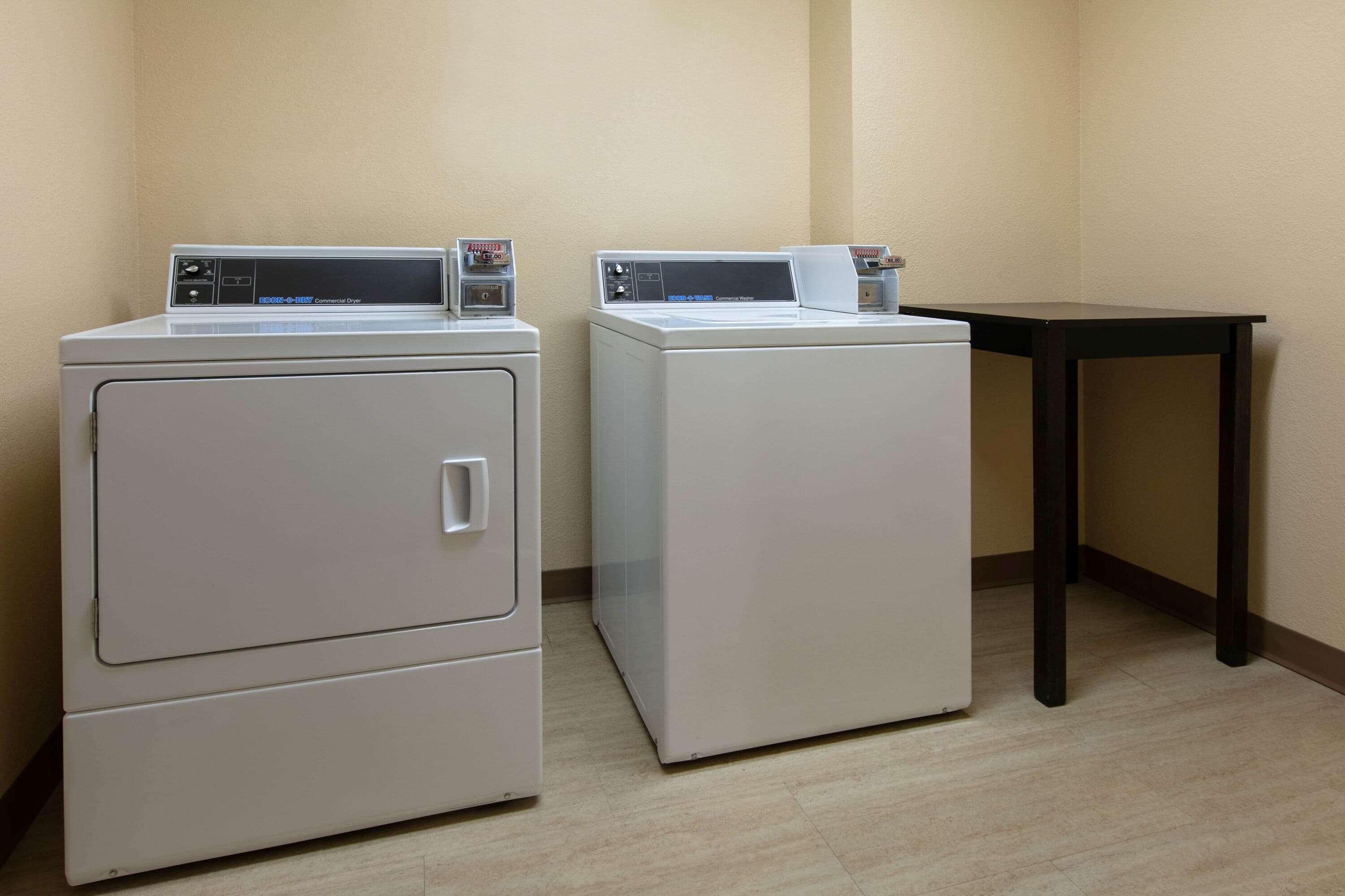 Days Inn & Suites By Wyndham Florence/Jackson Area מראה חיצוני תמונה
