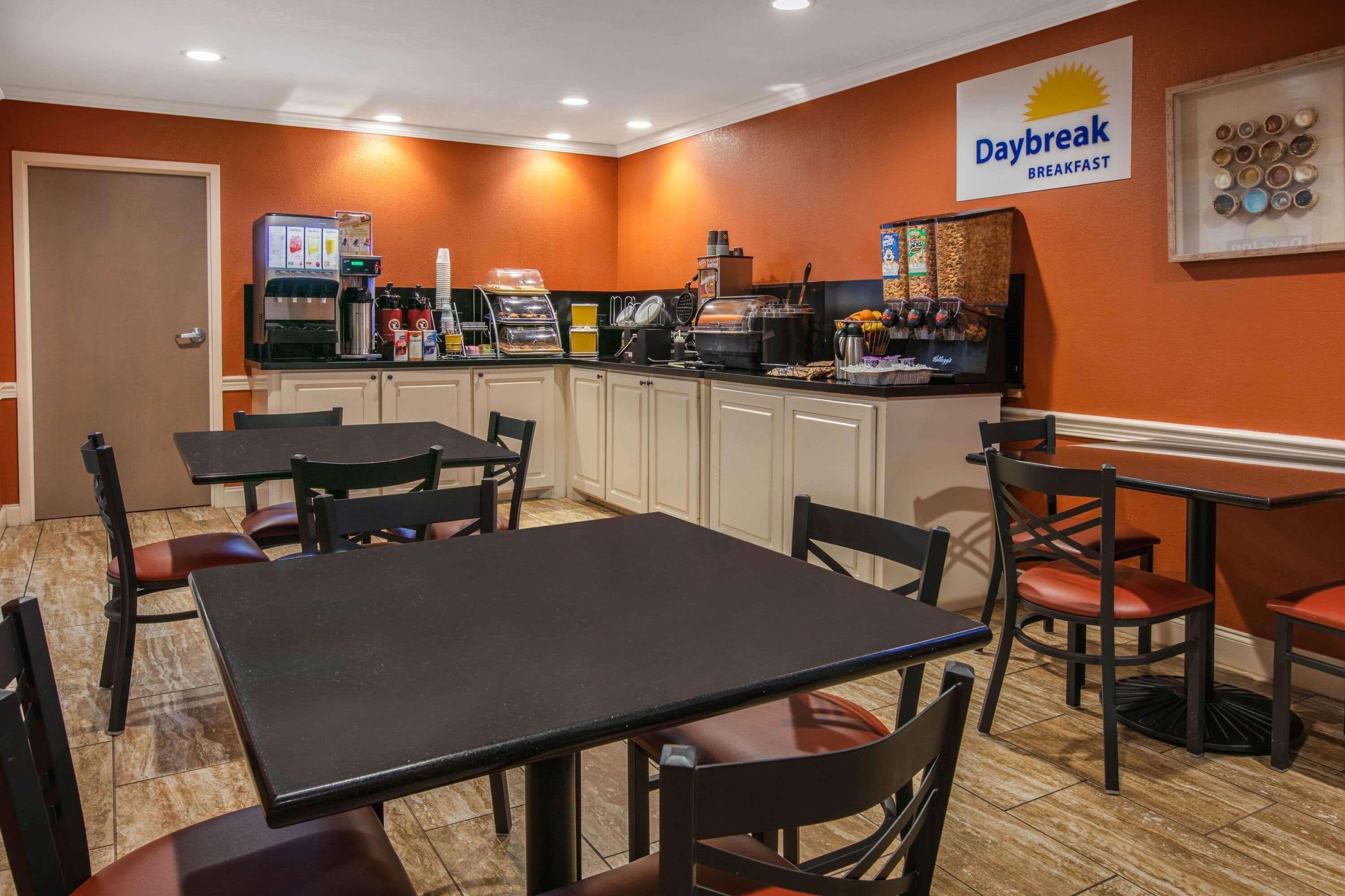 Days Inn & Suites By Wyndham Florence/Jackson Area מראה חיצוני תמונה